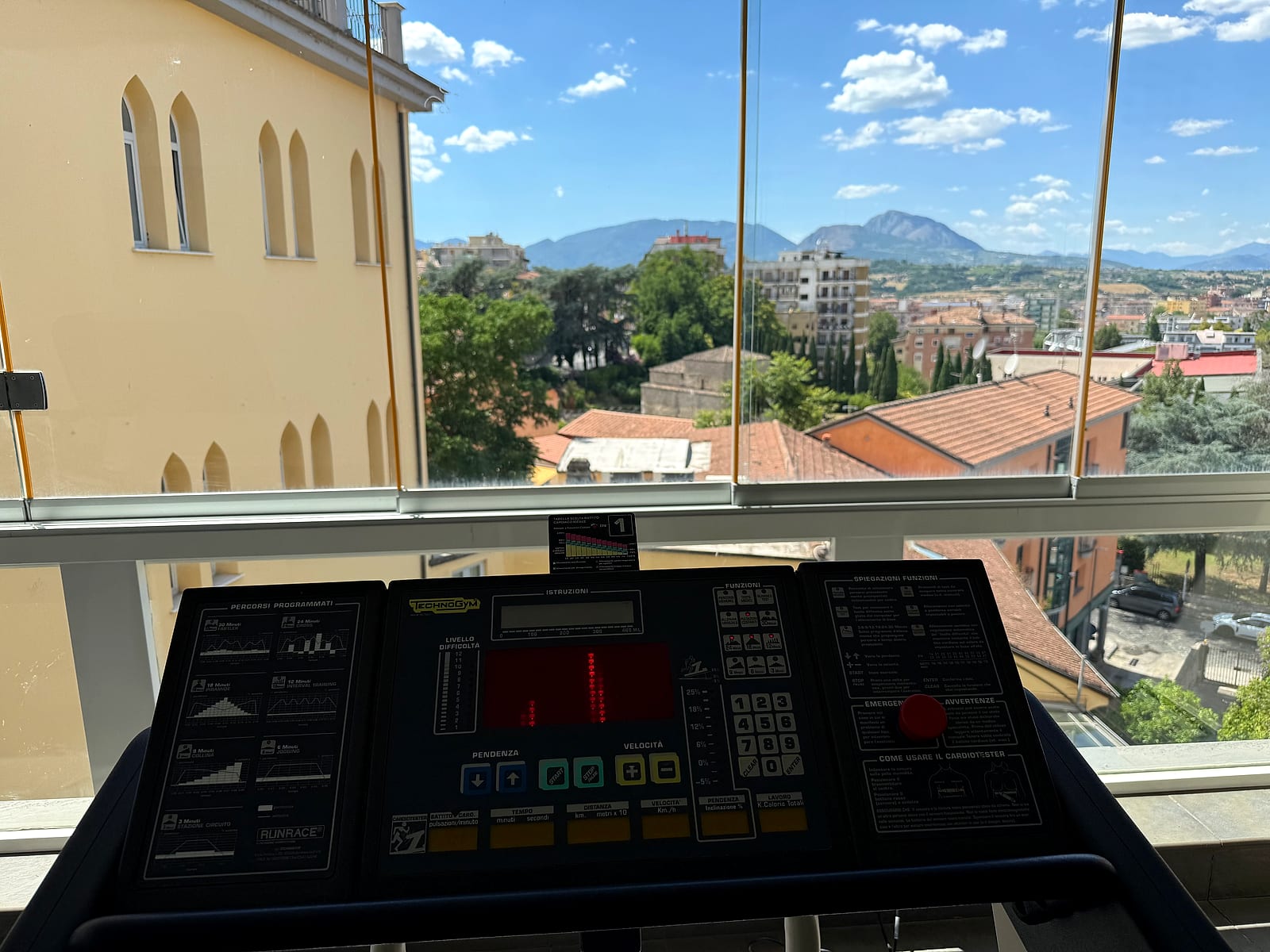 Vista panoramica su Benevento dal Fitness Center di Villa Traiano